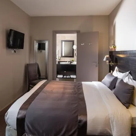 La Place Boutique 3* أنتيب