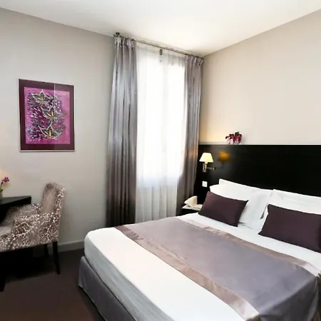 La Place Boutique 3* أنتيب