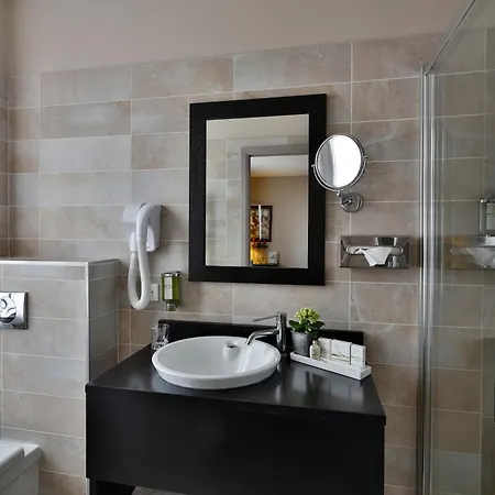 La Place Boutique 3* أنتيب