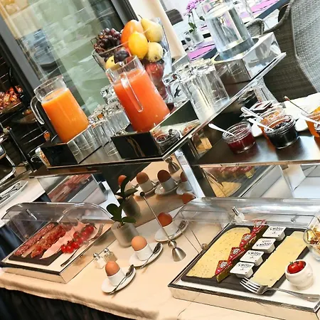 La Place Boutique 3* אנטיב