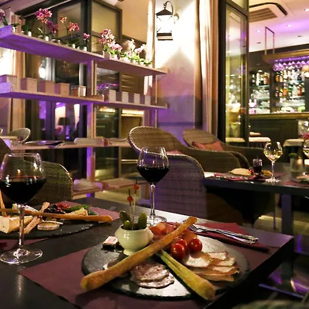 מלון La Place Boutique אנטיב