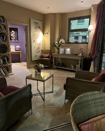 La Place Boutique Αντίμπ