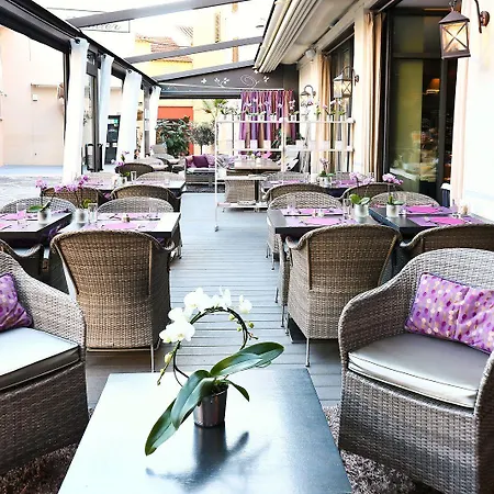 La Place Boutique