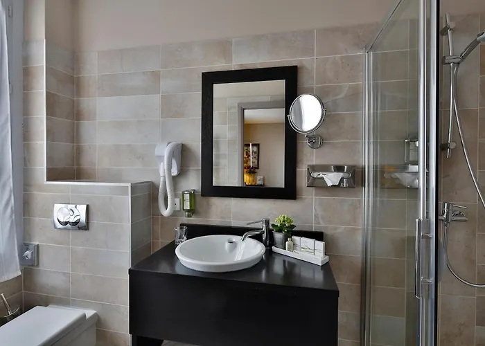 La Place Boutique 3* Antibes