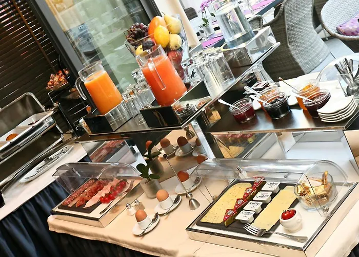 La Place Boutique 3* Antibes