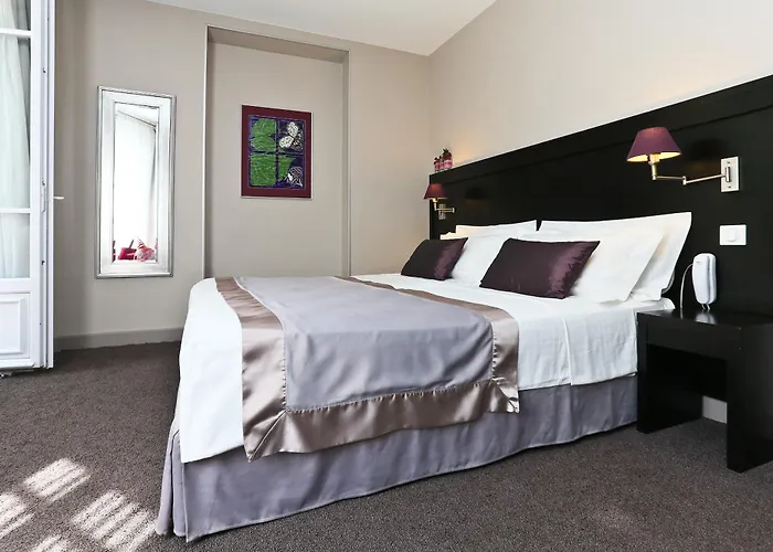 La Place Boutique 3* Antibes